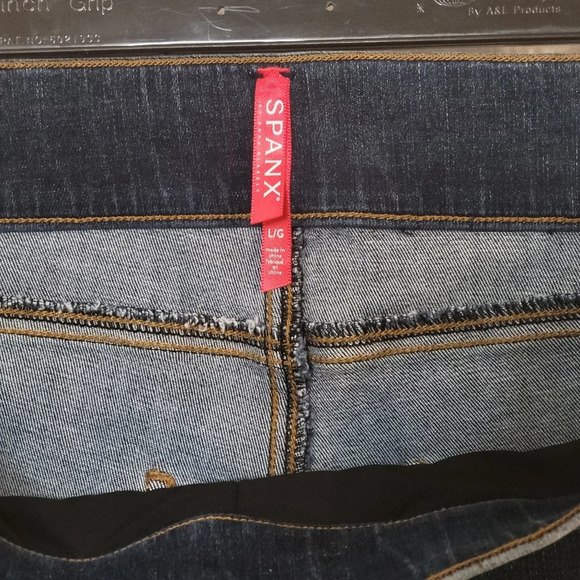 SPANX Large distressed Dark wash Pull on Jeans - Picture 6 of 10